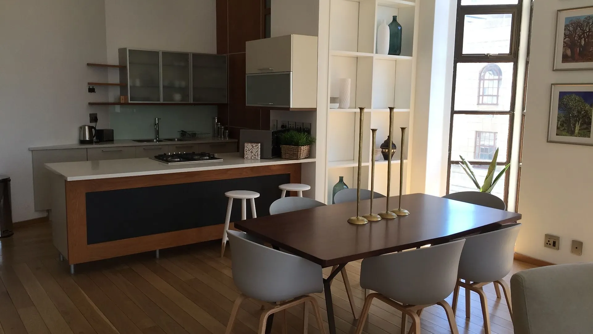 Itc Hospitality Group Two Bedrooms Mutual Heights Building Cape Town Daire